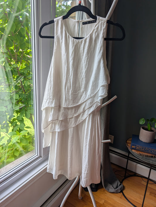 Zara robe mini taille medium